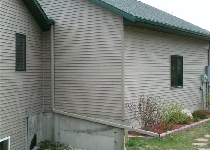 Seamless Gutters, Green/Claystone