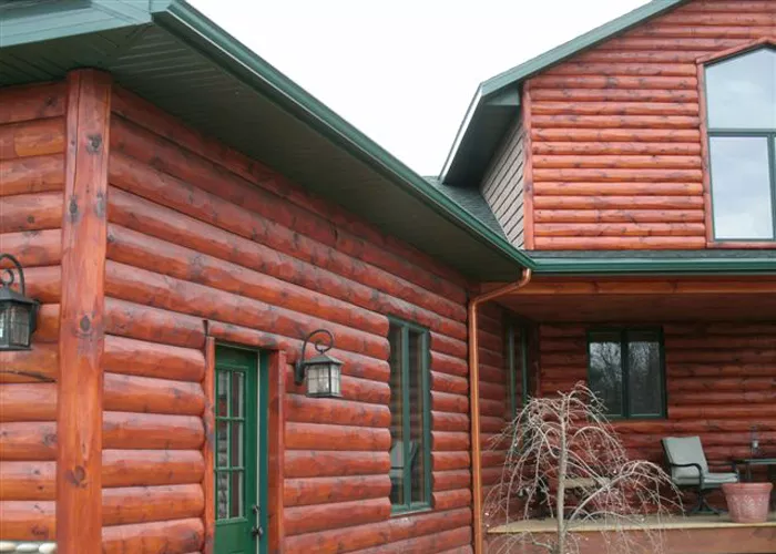 Seamless Gutters, Green/Copper