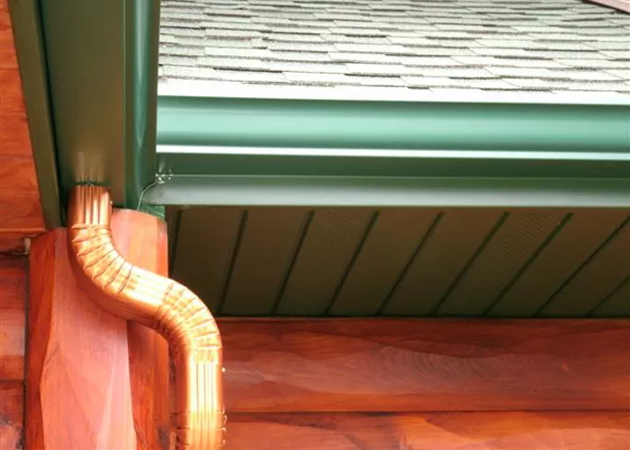 Seamless Gutters, Green/Copper