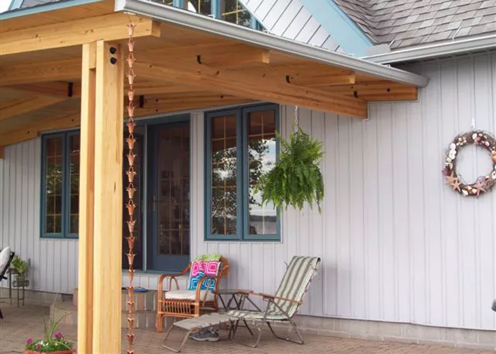 Seamless Gutters, Green/Copper